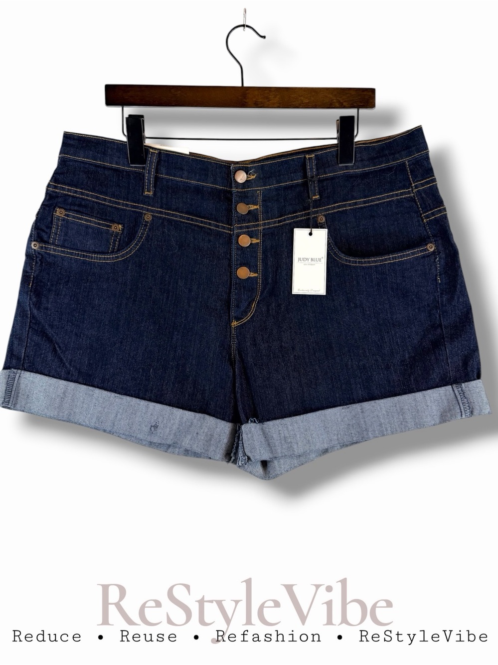 JUDY BLUE Women’s Size 3XL Shorts Denim Jean Cuffed NWT Stretch Button Fly Style